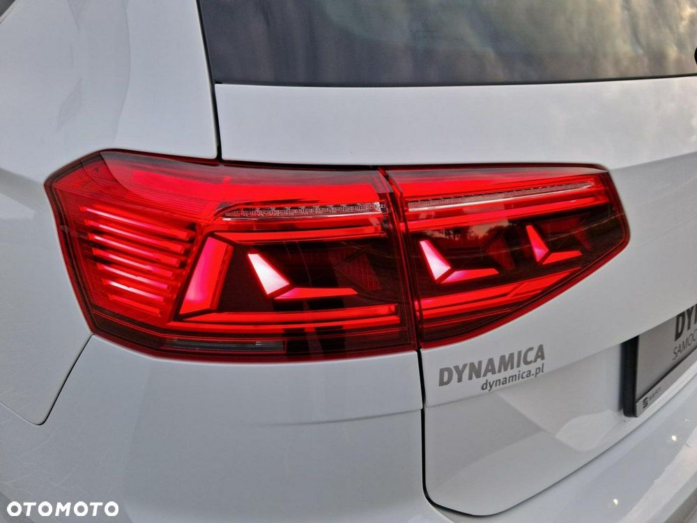 Volkswagen Passat - 11