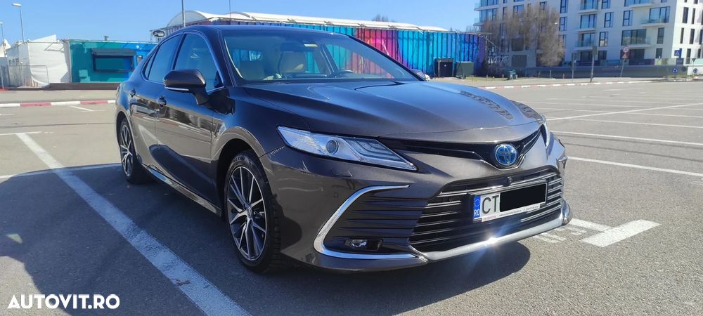 Toyota Camry 2.5 Exclusive - 6