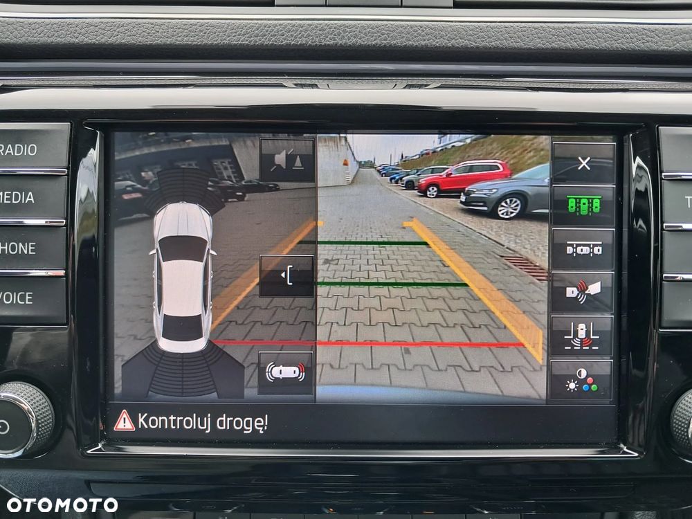 Skoda Superb 2.0 TDI L&K DSG - 21