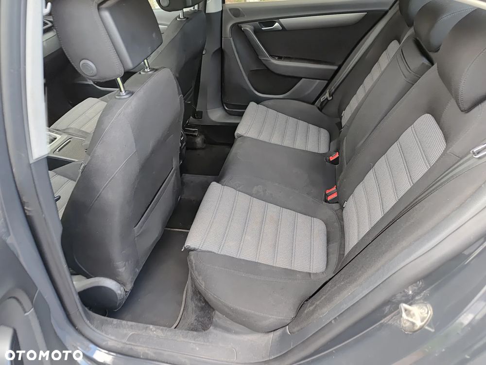 Volkswagen Passat 2.0 TDI Comfortline DSG - 17