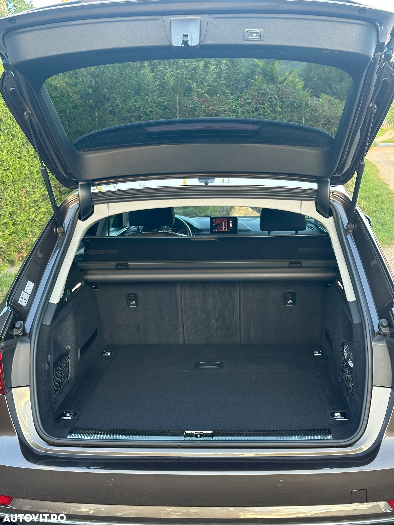 Audi A4 Avant 40 g-tron S tronic - 16