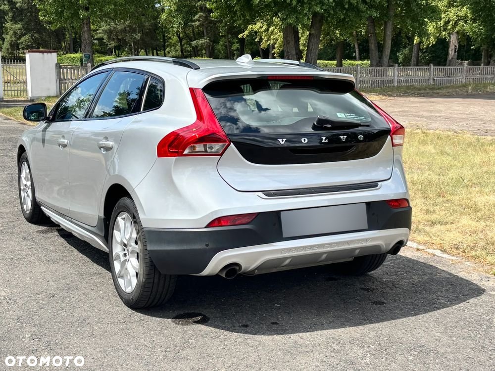 Volvo V40 Cross Country T3 Drive-E Summum - 4