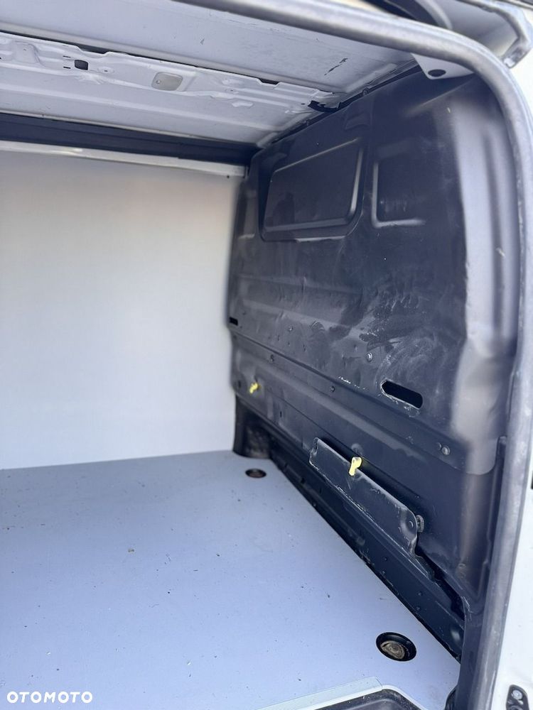 Opel Vivaro - 13