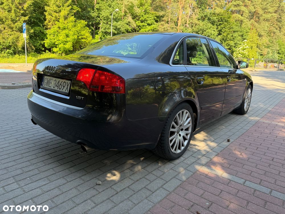 Audi A4 Limousine - 8