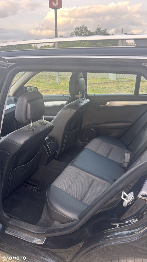 Mercedes-Benz Klasa C 220 CDI BlueEff Avantgarde - 6