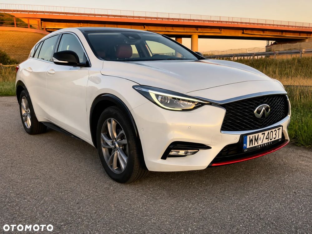 Infiniti Q30 1.6t Pure - 13
