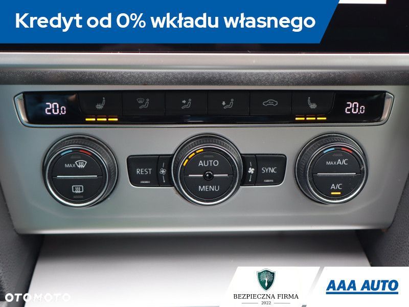 Volkswagen Passat - 13