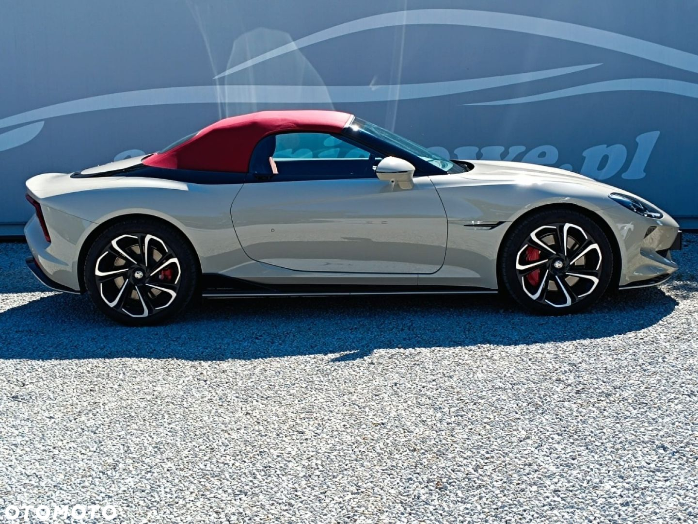 MG Cyberster 77kWh AWD Czerwony Dach - 38