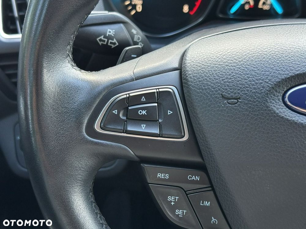 Ford Kuga - 35