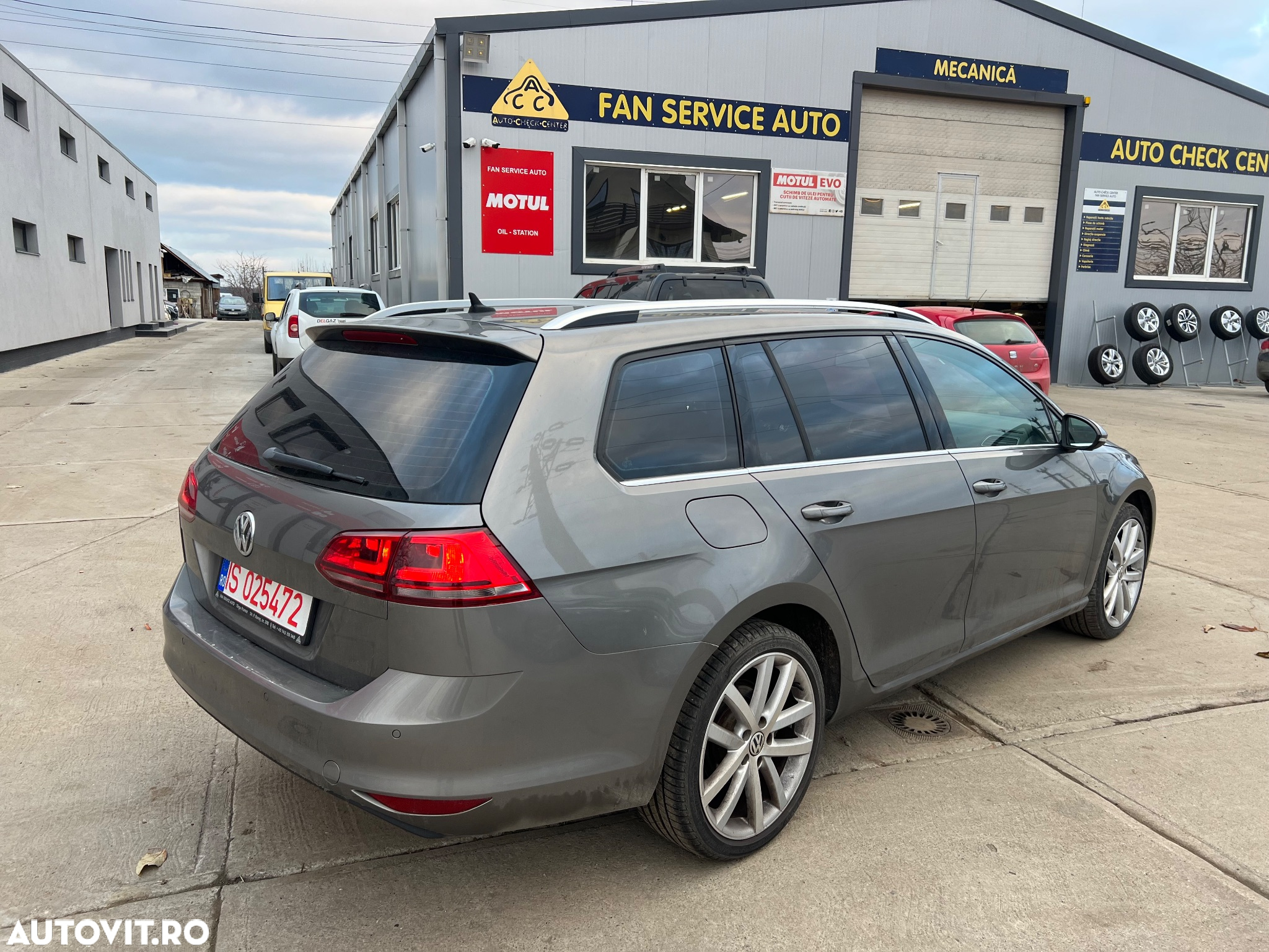 Volkswagen Golf 2.0 BlueTDI Comfortline - 3