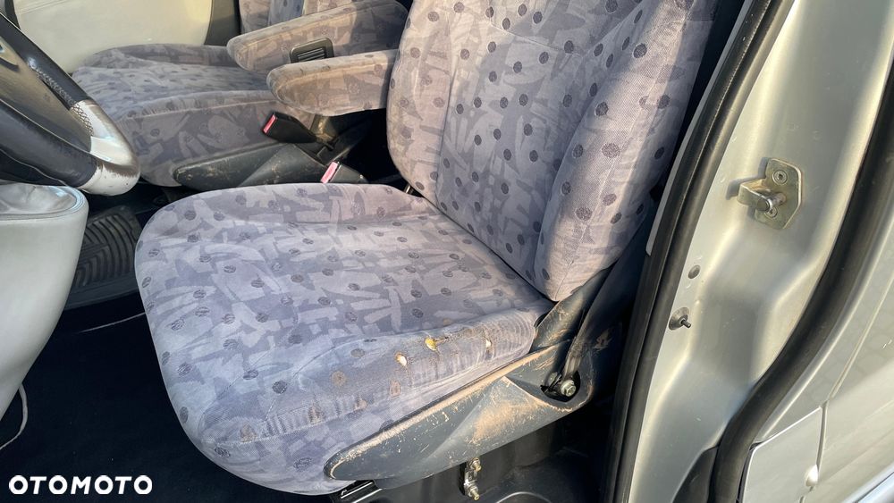 Opel Vivaro 2.5 CDTI L2H1 - 26