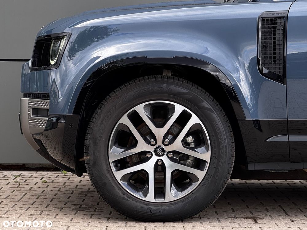 Land Rover Defender - 4