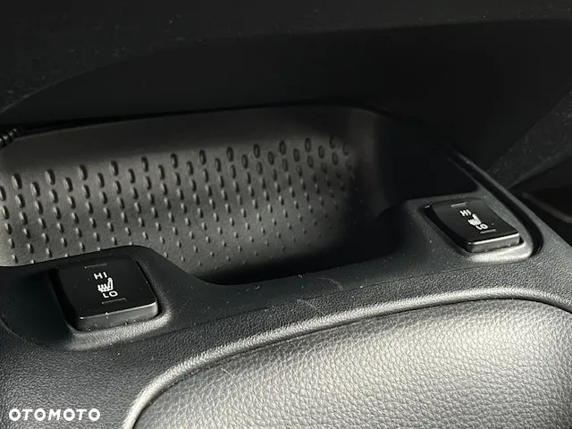 Toyota Corolla 1.8 Hybrid Executive - 28