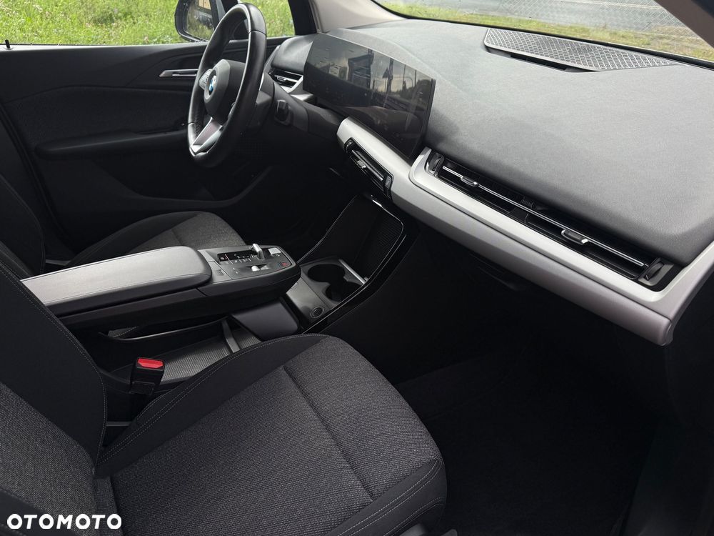 BMW Seria 2 218d - 17