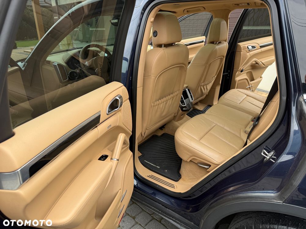 Porsche Cayenne - 22