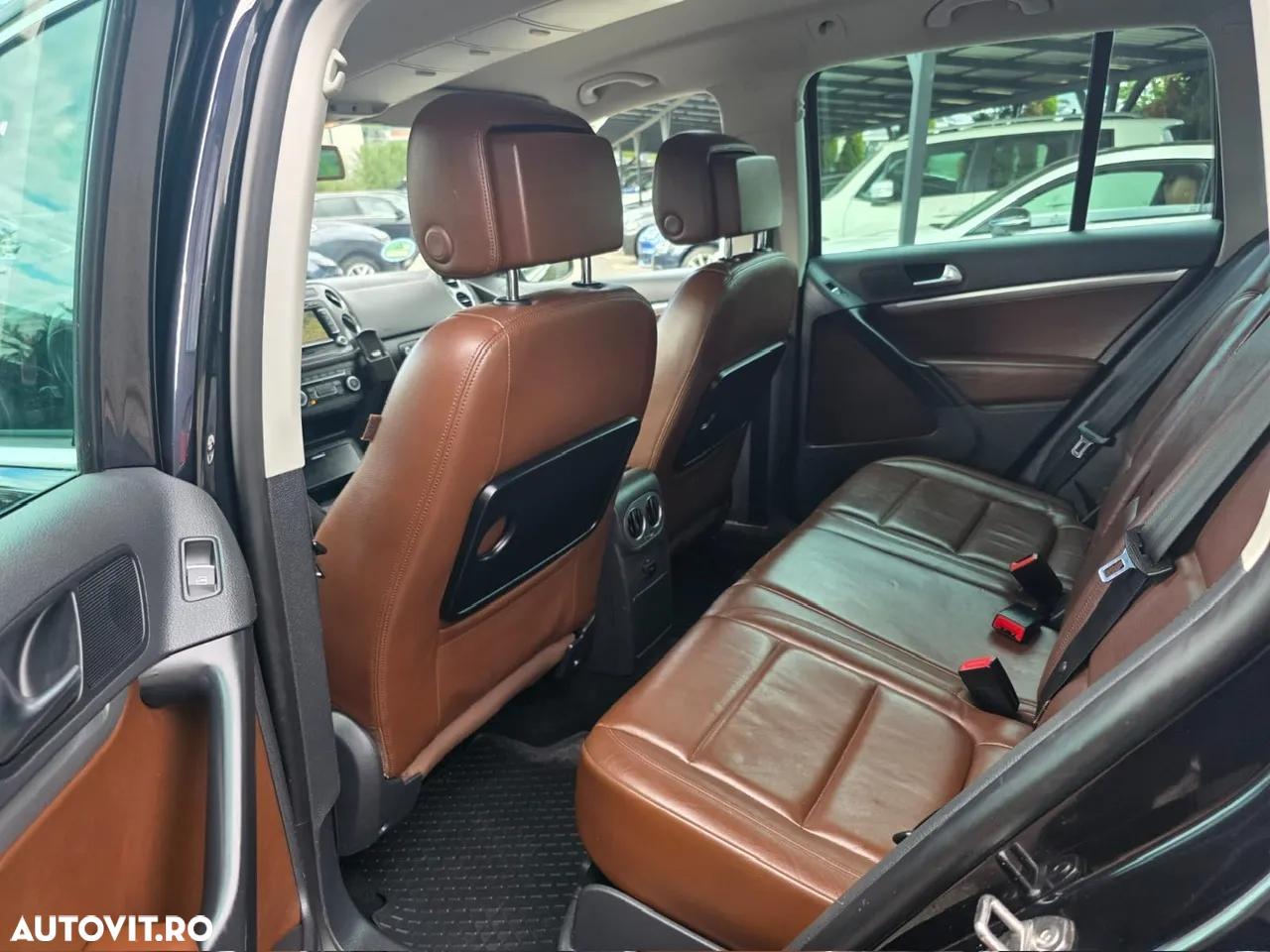 Volkswagen Tiguan - 8