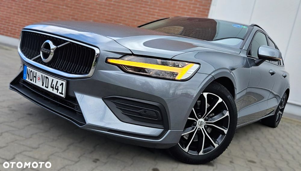 Volvo V60 B3 B Geartronic Momentum Pro - 1