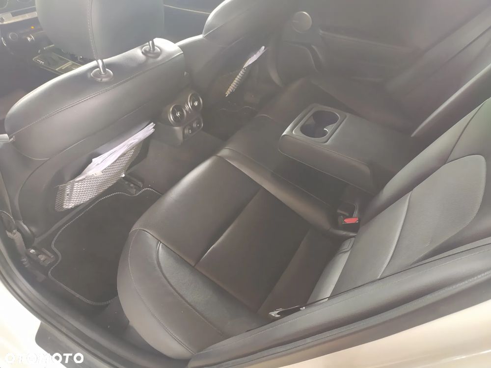 Kia Stinger 2.0 T-GDI GT Line - 8