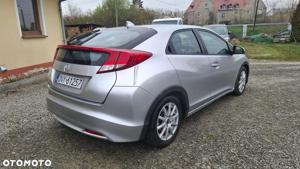 Honda Civic 1.6 i-DTEC Lifestyle Black Edition - 9