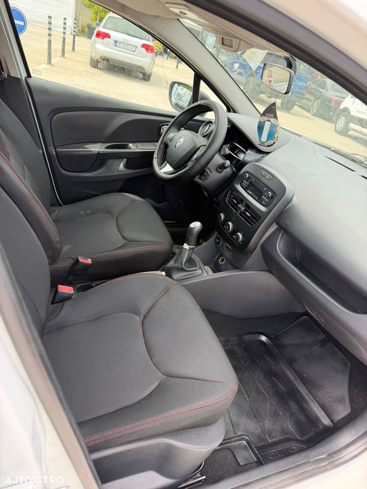 Renault Clio - 8