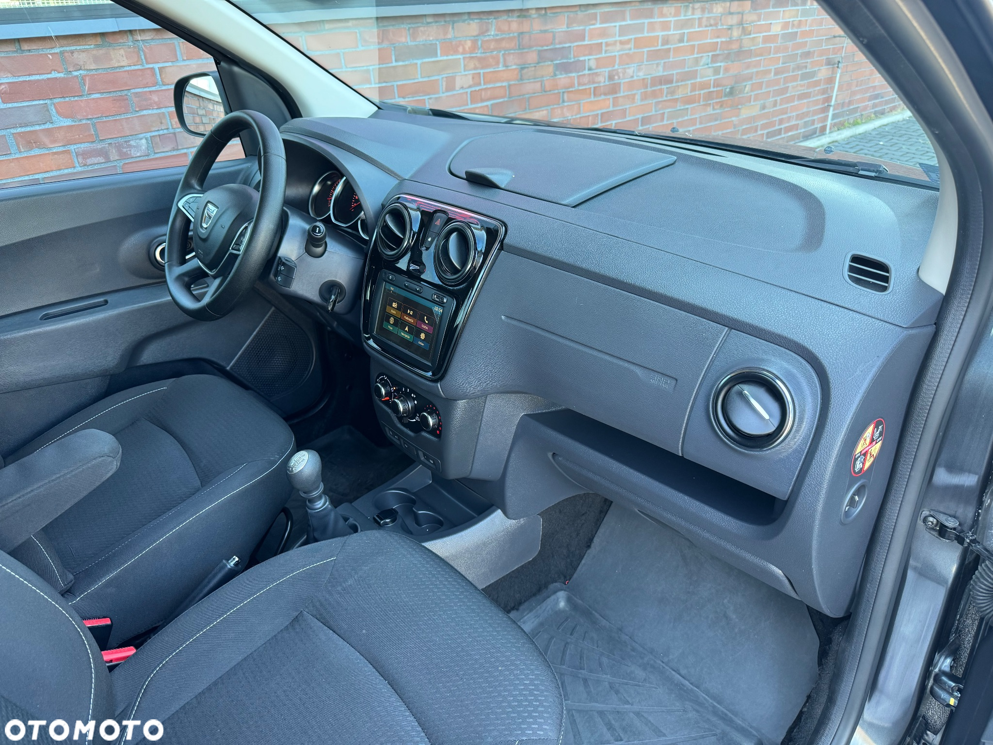 Dacia Lodgy 1.3 TCe Laureate S&S - 24