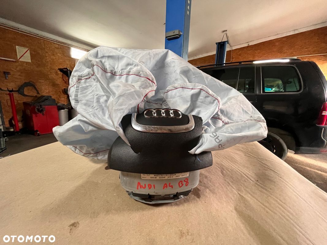 AUDI A4 B8 PODUSZKA AIR BAG KIEROWCY 8K0880201AN - 1