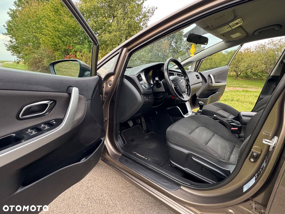 Kia Ceed 1.4 CVVT Fifa World Cup Edition - 23