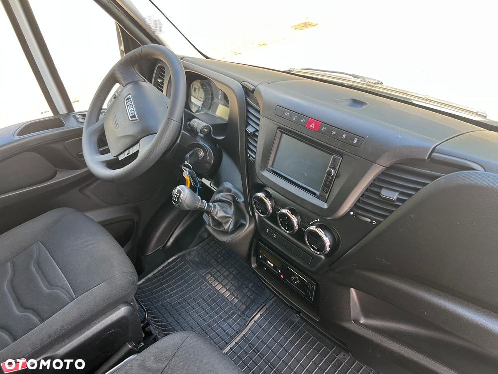 Iveco Daily 70C17 / Kontener / Winda / - 34