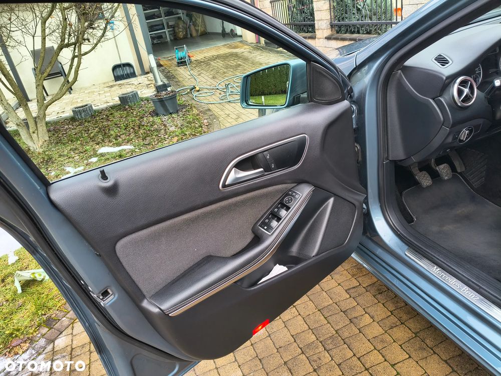 Mercedes-Benz Klasa A 180 CDI (BlueEFFICIENCY) Urban - 11