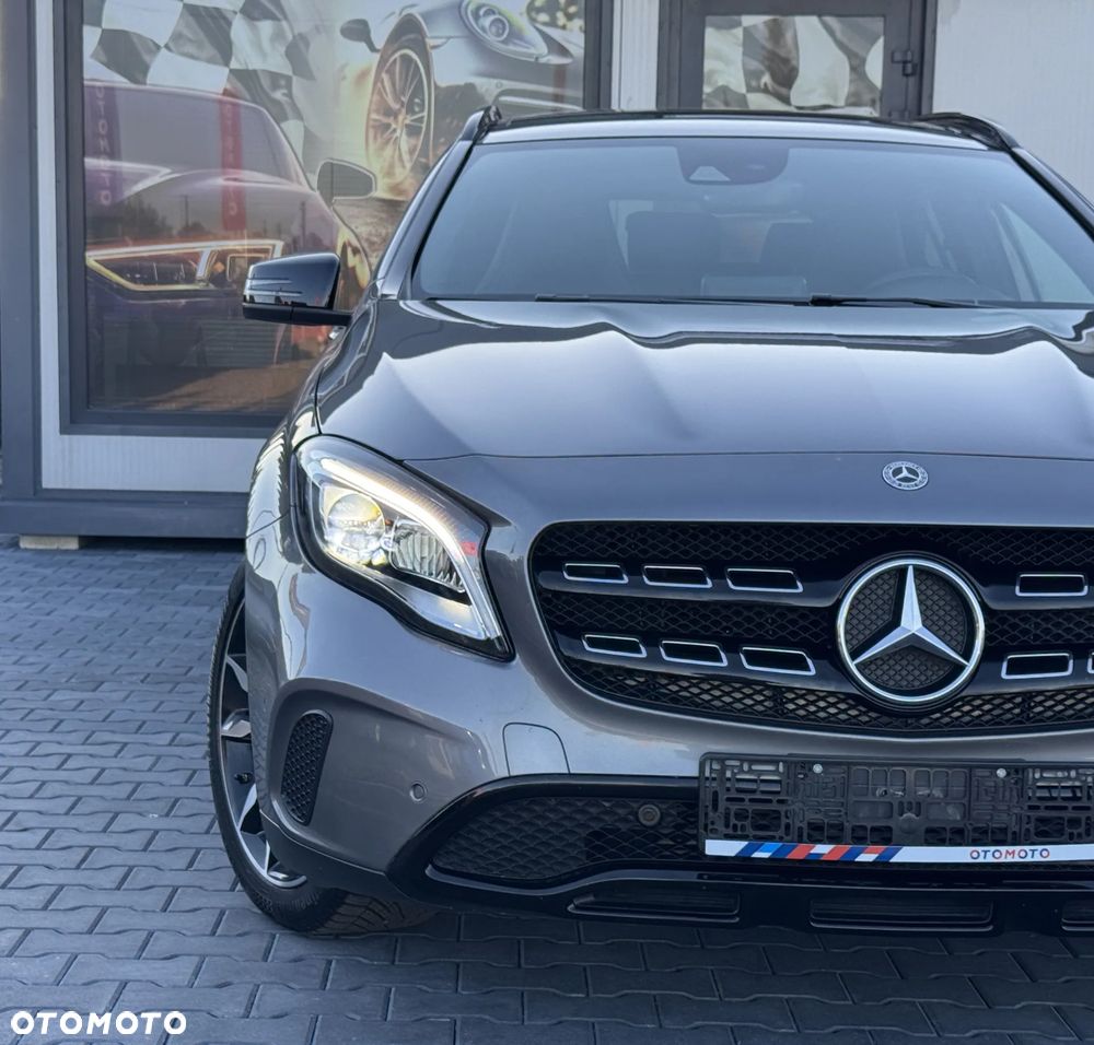 Mercedes-Benz GLA 200 7G-DCT - 36
