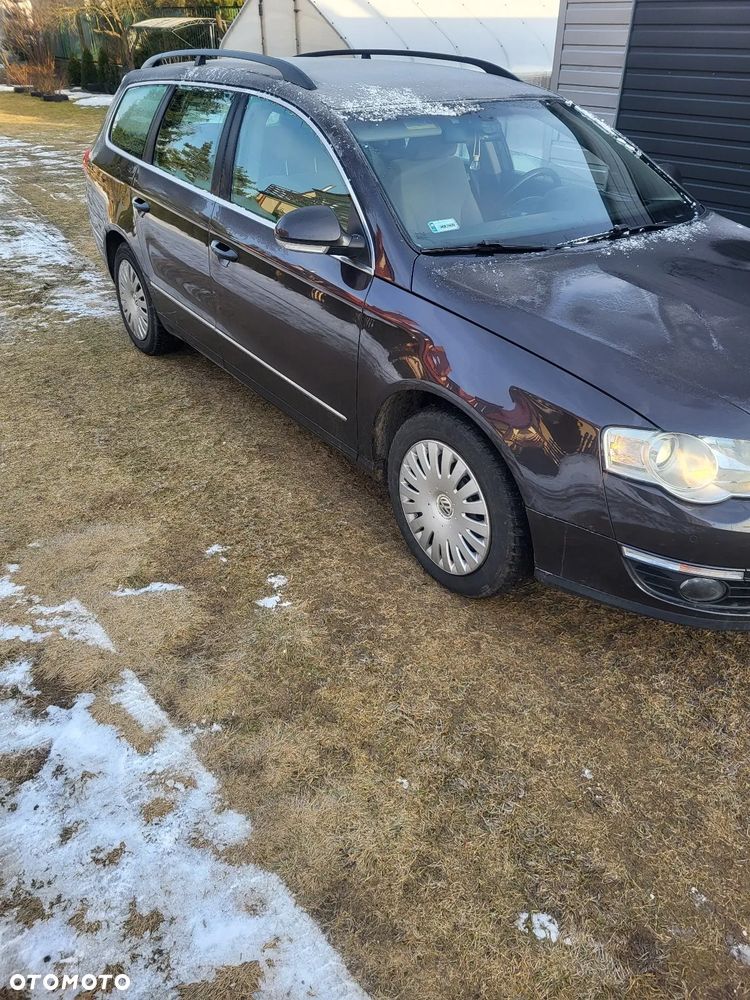 Volkswagen Passat 2.0 TDI DPF DSG Trendline - 2