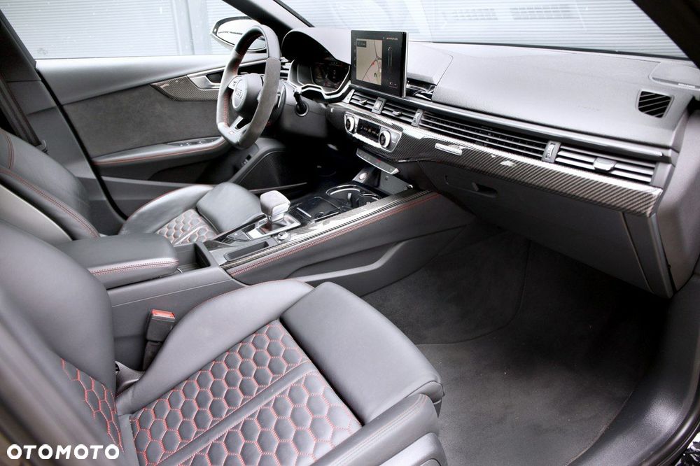 Audi RS4 Limousine - 17