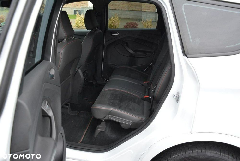 Ford Kuga 1.5 EcoBoost 2x4 ST-Line - 18