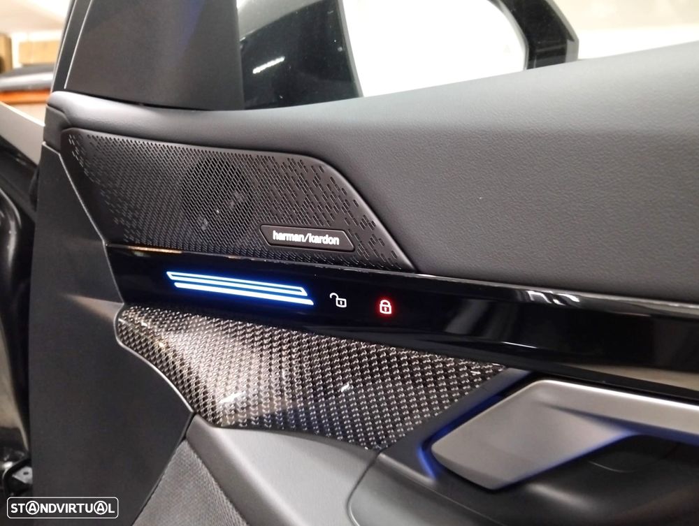 BMW 530 e xDrive Pack Desportivo M Pro - 33