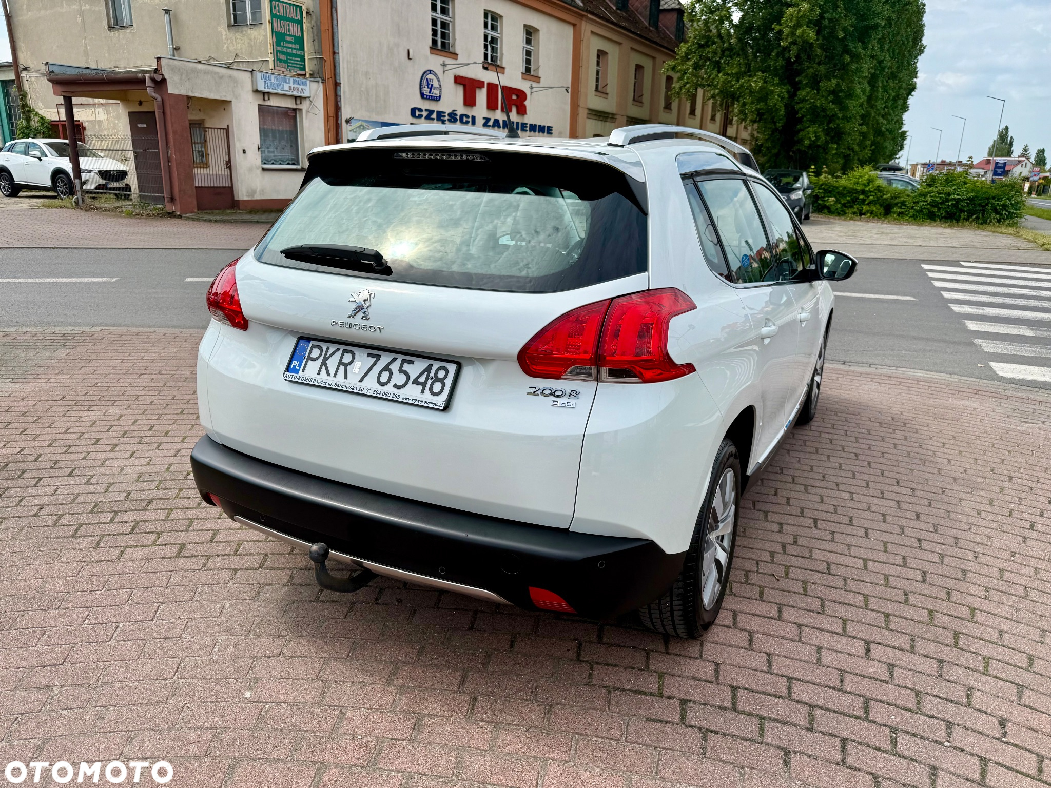 Peugeot 2008 1.6 e-HDi Allure S&S - 19
