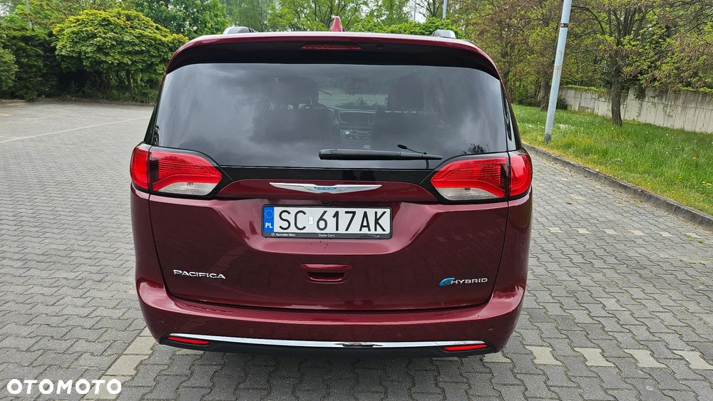 Chrysler Pacifica - 4