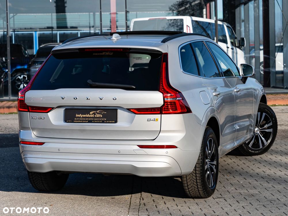 Volvo XC 60 B4 D Geartronic Momentum Pro - 3