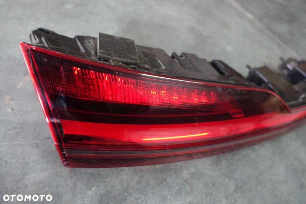 LAMPA TYLNA BLENDA LED KLAPY E-TRON - 2