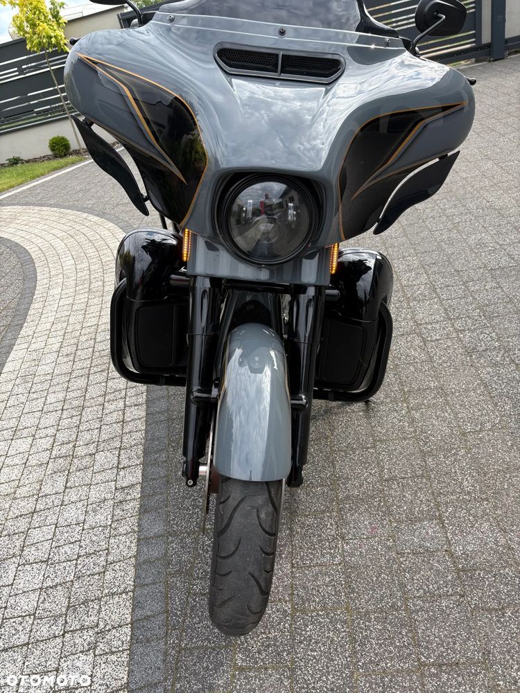 Harley-Davidson Touring Street Glide - 24