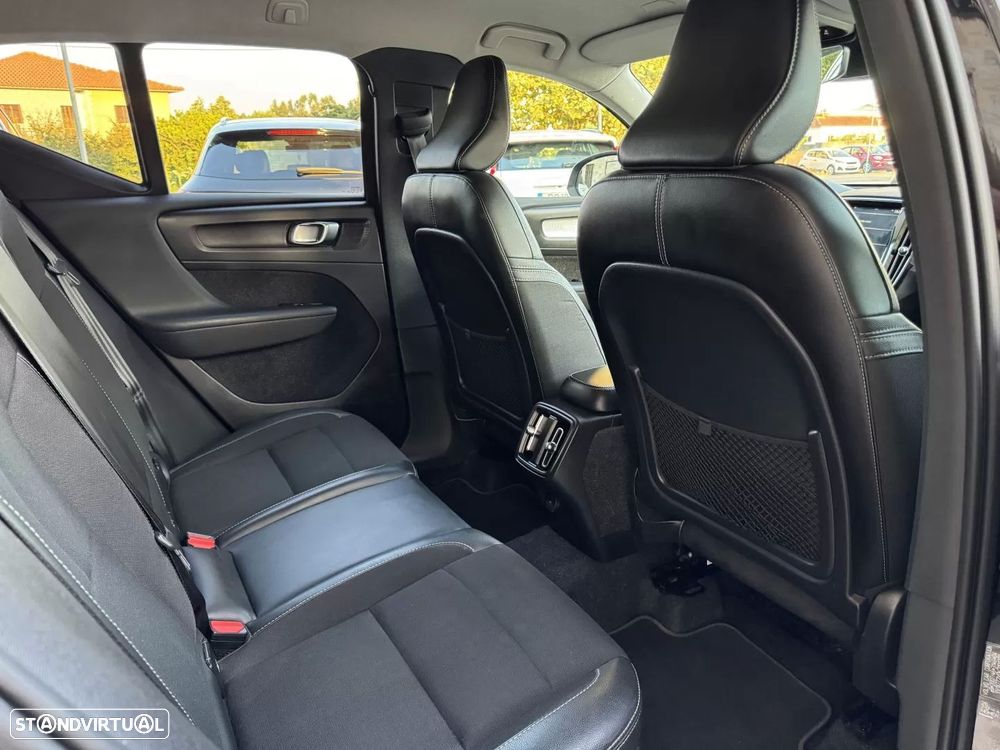 Volvo XC 40 2.0 D3 Momentum AWD Geartronic - 17