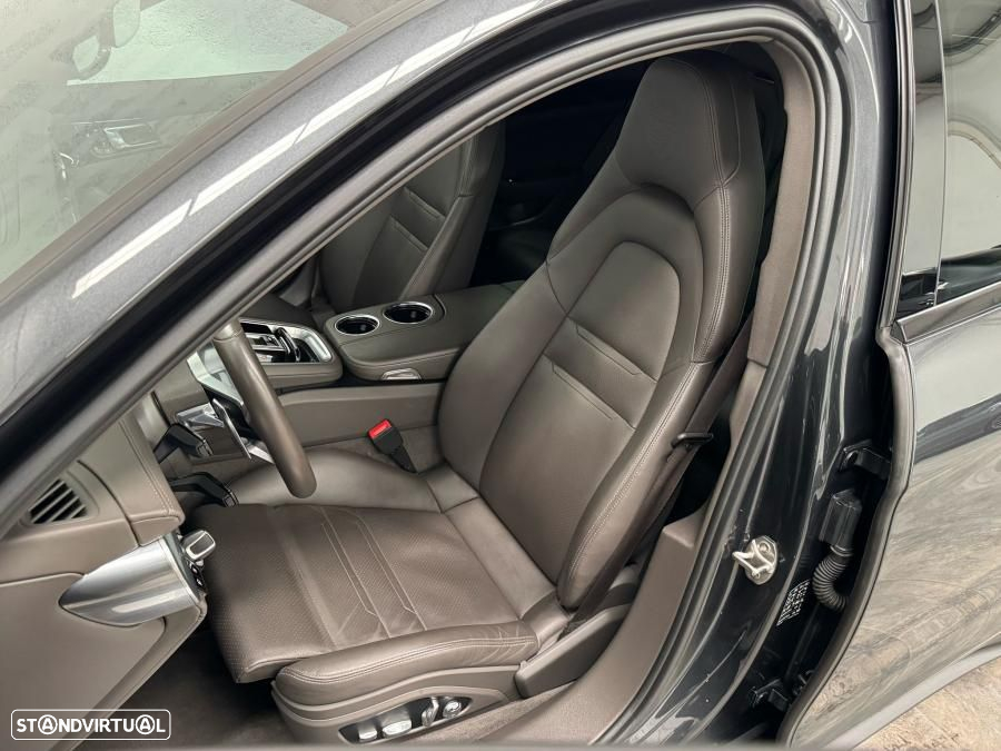 Porsche Panamera 4 E-Hybrid Executive - 16