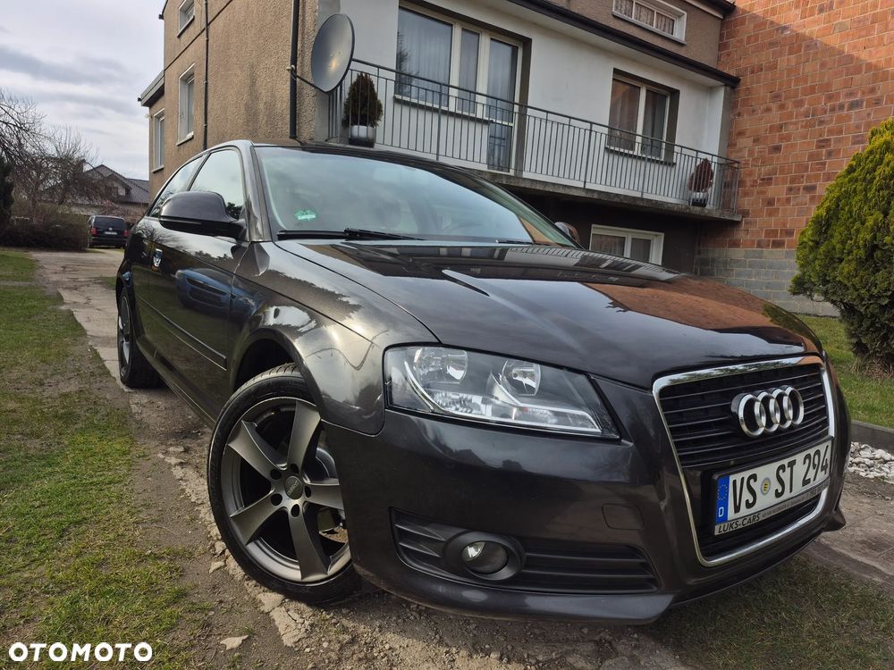 Audi A3 3-drzwiowe 1.6 Attraction - 1