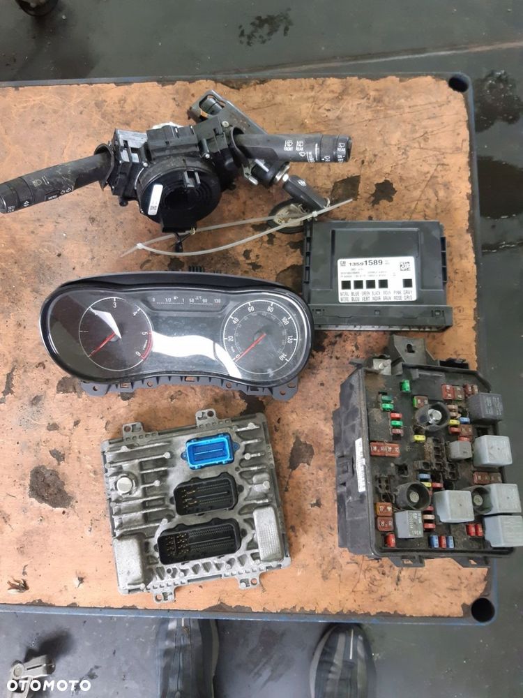 OPEL CORSA E 1.3 CDTI KOMPOUTER SILNIKA ZESTAW - 3