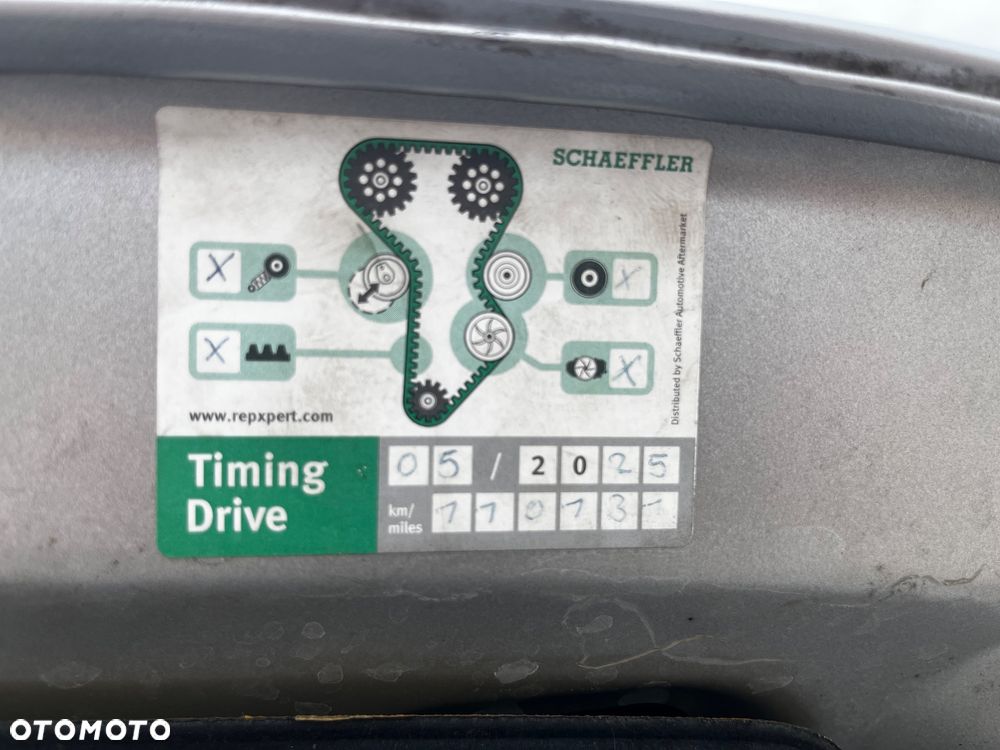 Peugeot 3008 1.6 BlueHDi Allure S&S EAT6 - 36