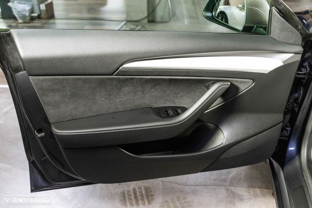 Tesla Model 3 Long Range AWD Dual Motor - 35