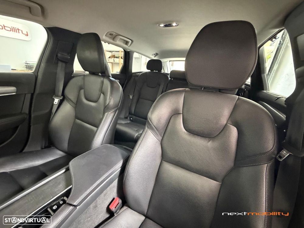 Volvo V90 2.0 D4 Momentum B.Pack Geartronic - 14