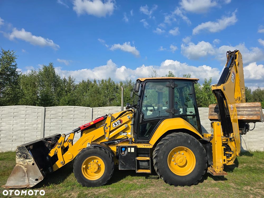 Caterpillar - 7