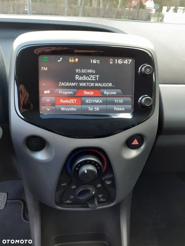 Toyota Aygo x-play connect - 10