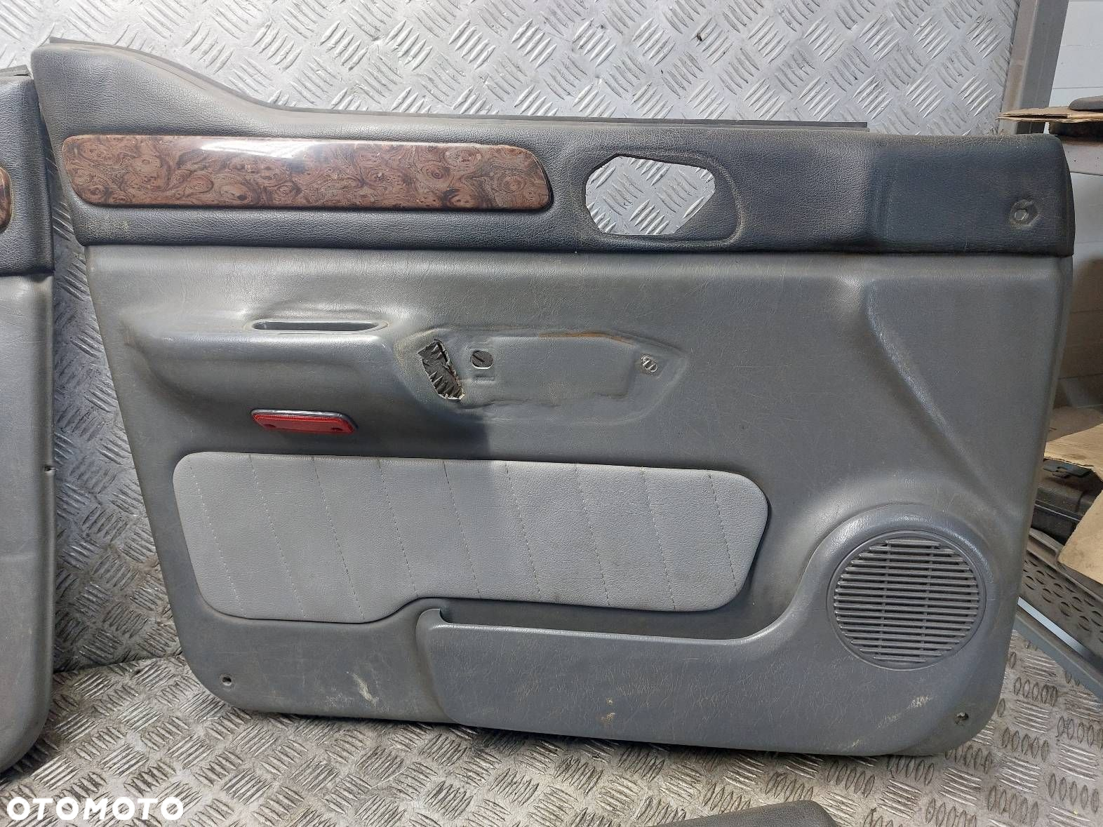 BOCZEK BOCZKI DRZWI KOMPLET SSANGYONG MUSSO I - 3