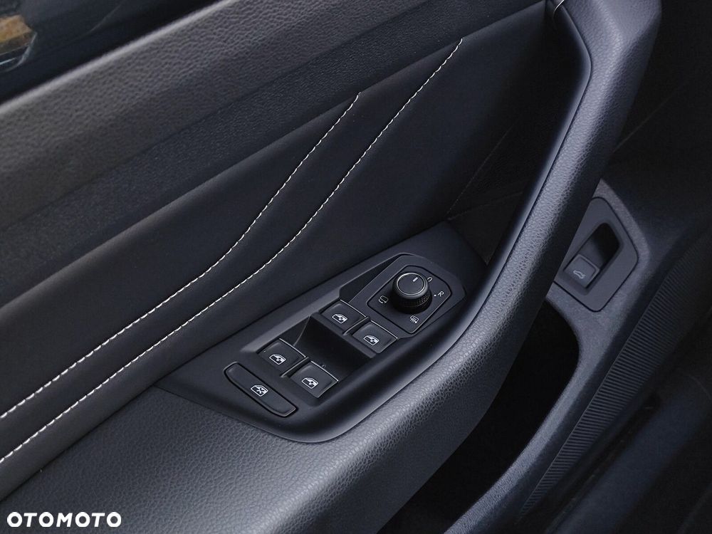 Volkswagen Arteon 2.0 TDI R-Line DSG - 22